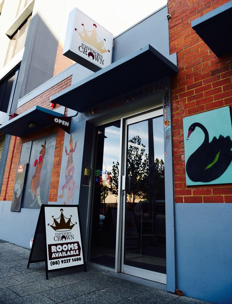 The Emperors Crown Hostel Perth Extérieur photo