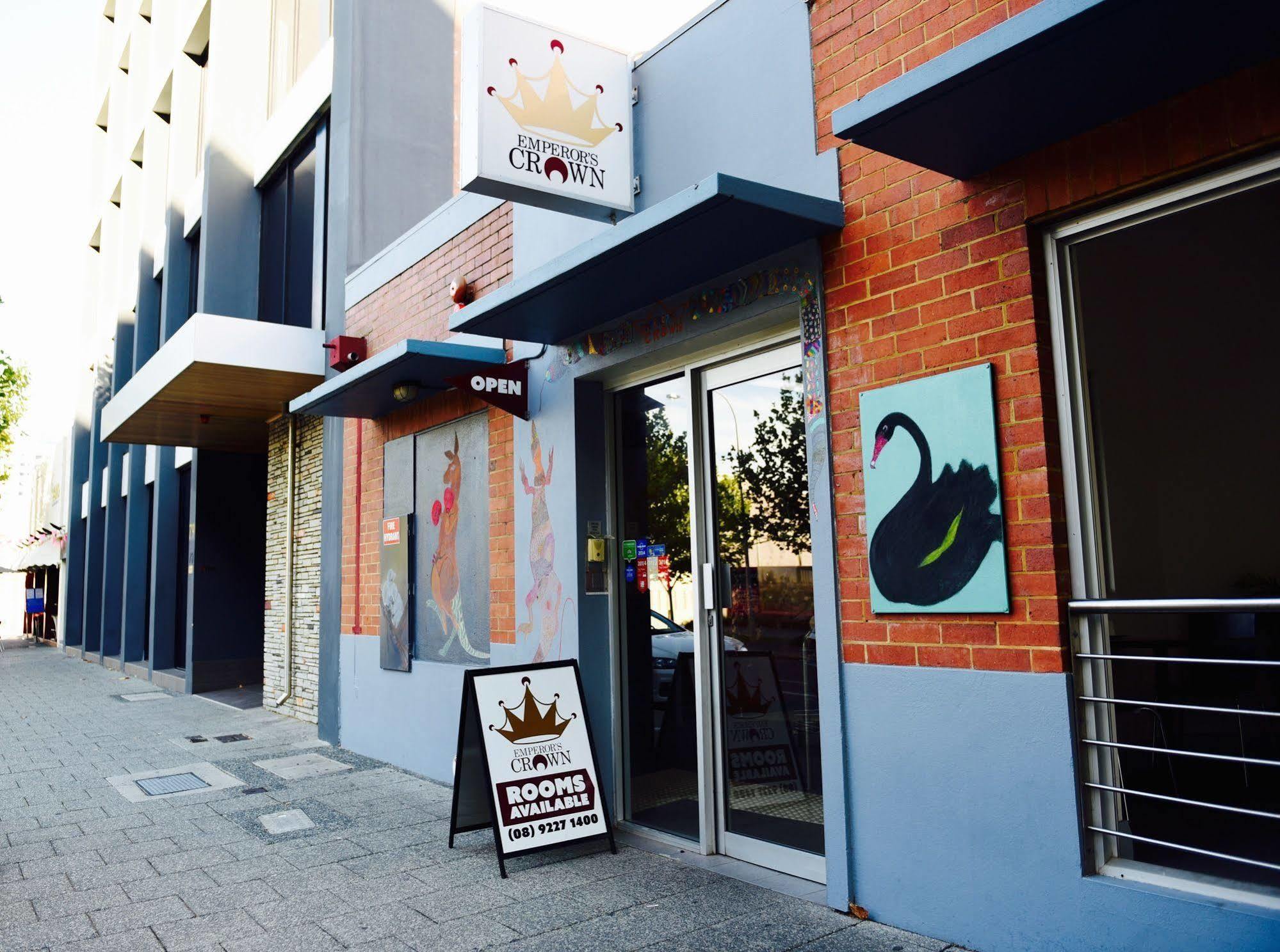 The Emperors Crown Hostel Perth Extérieur photo