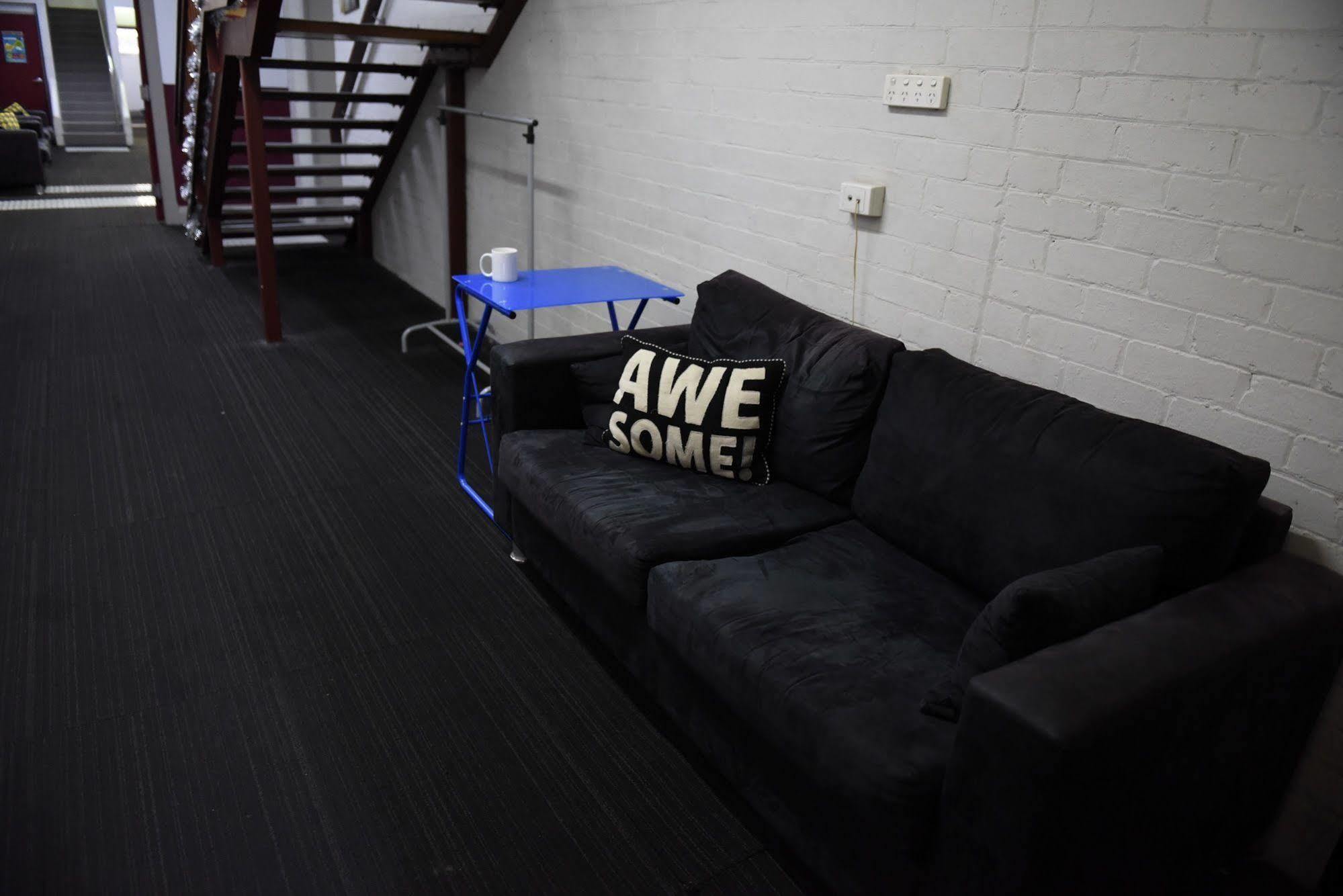 The Emperors Crown Hostel Perth Extérieur photo