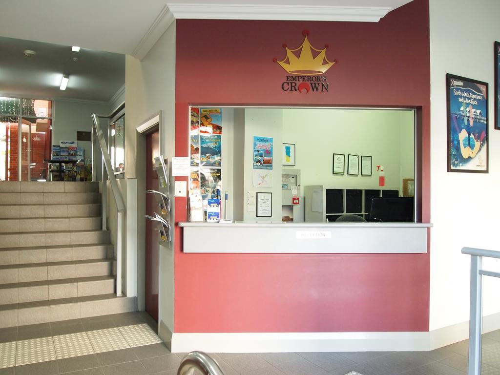 The Emperors Crown Hostel Perth Extérieur photo